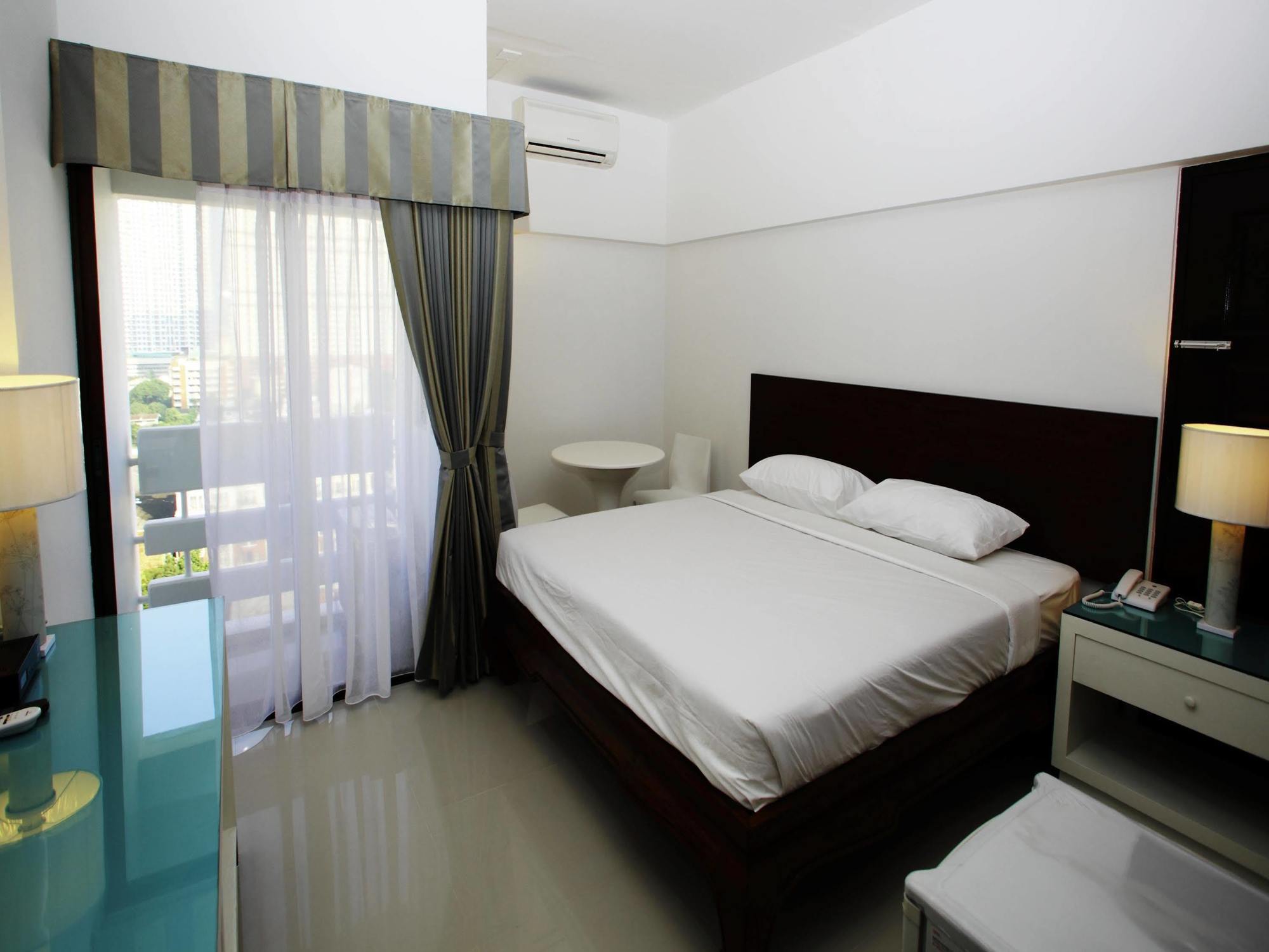 A-2 House Vandrarhem Bangkok Exteriör bild